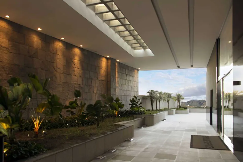 Recepção e área de atendimento de unidade do Desk Coworking em Belo Horizonte, usada como referência de endereço comercial.