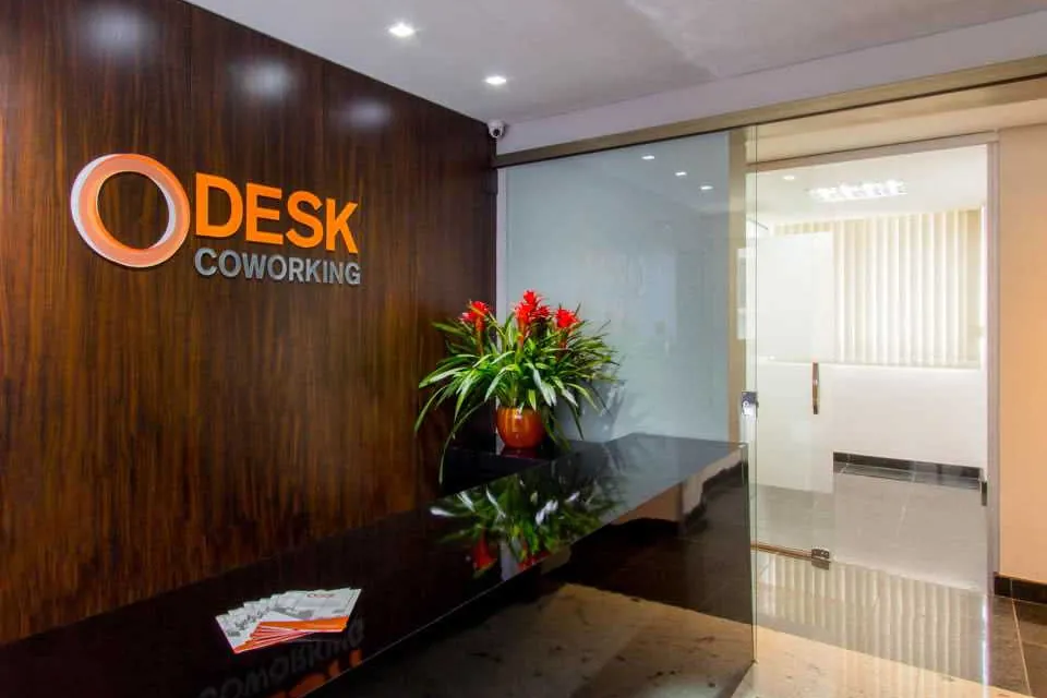 Recepção do Desk Coworking em Belo Horizonte, ponto de atendimento do escritório virtual.